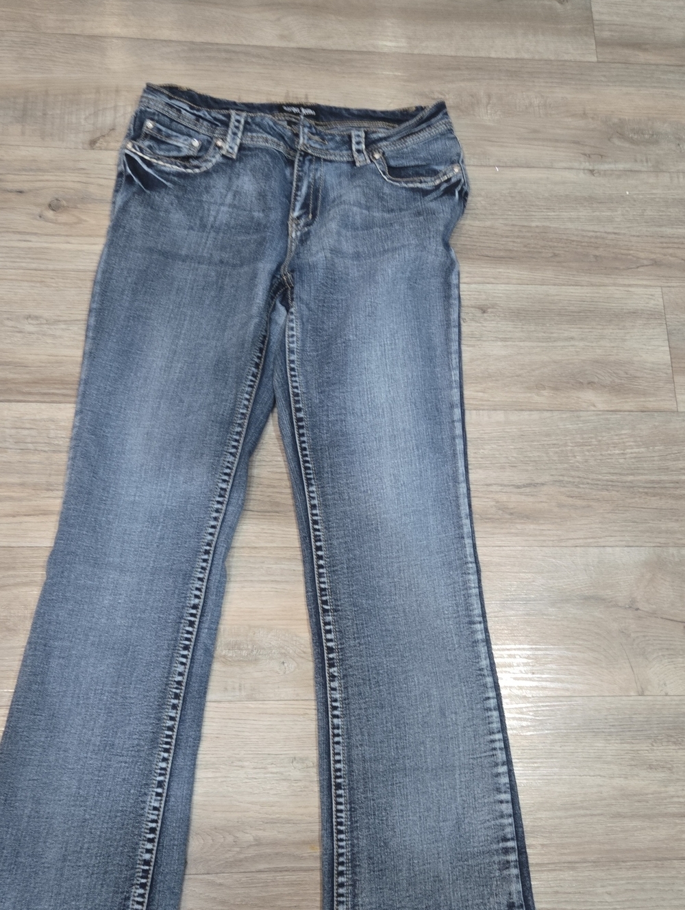 Women’s Boot-Cut Jeans in Faded Blue Denim
